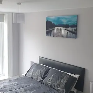  Apartment Modern 2 Bed With Parking United Kingdom